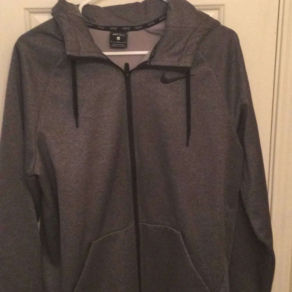 Nike dri-fit hooded jacket - Picture 1 of 4